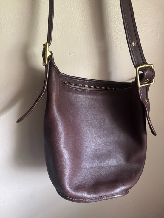 Coach Handbags - Coach vintage Helen Legacy bucket bag